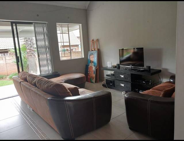 3 BEDROOM TOWNHOUSE FOR SALE IN NOORDWYK